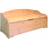 Baule in legno chiaro naturale con coperchio porta legna aperto